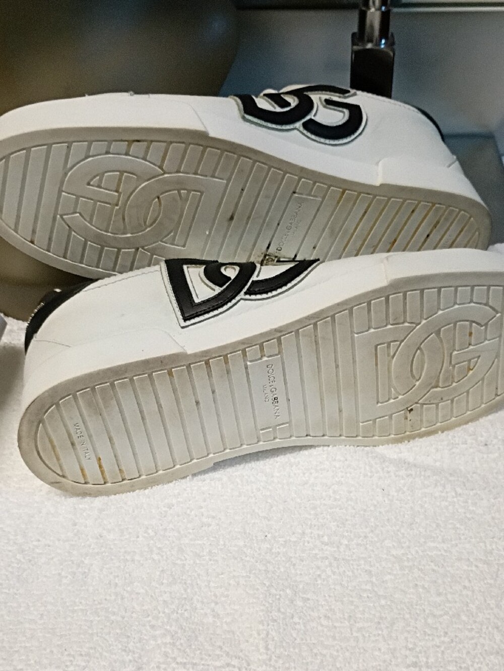 Dolce & Gabbana White Leather Sneakers - Picture 7 of 7